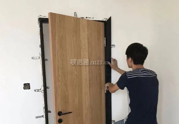 成品門的安裝
