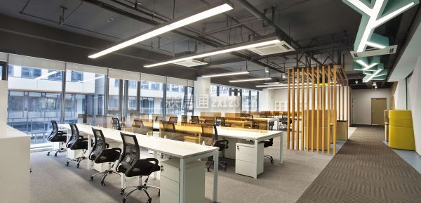 广州办公室装修设计多少钱一平方室内灯光