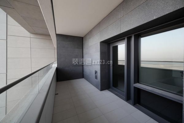 連在一起的雙陽臺怎么裝修