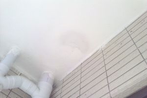 阳台漏水怎么处理