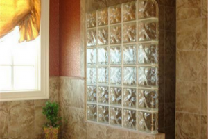 玻璃砖墙装洗手池