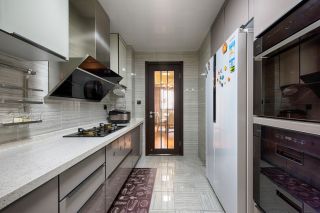 120平米现代厨房装潢设计效果图