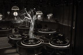 广州暗黑风格餐饮店室内装饰设计效果图