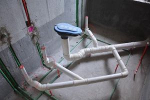 安装下水管