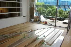 地板砖与木地板