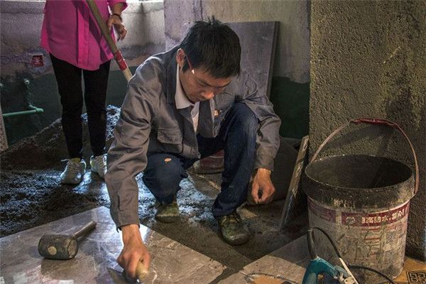 泥瓦工進場