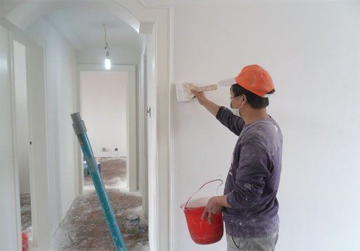 舊房涂刷底漆
