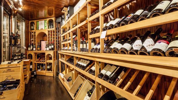天津煙酒店裝修多少錢一平米
