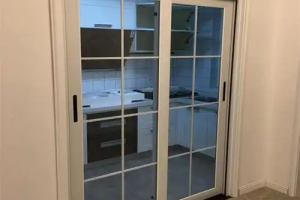 廚房推拉門高度