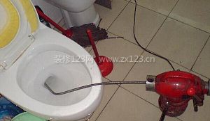 馬桶堵了