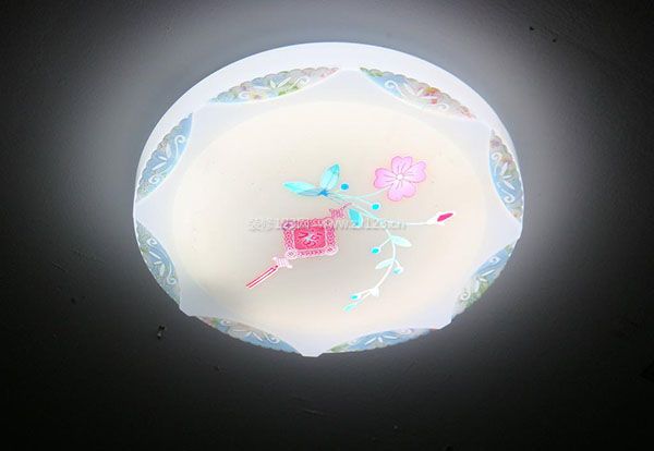 亞克力吸頂燈怎么樣
