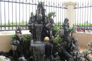 假山魚(yú)池