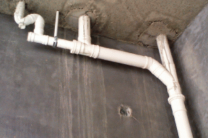 马桶下水管离地面尺寸