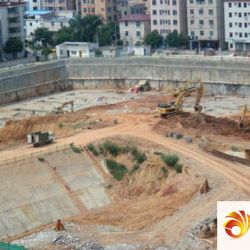 深圳海航城项目实景图地上施工中（）2012-8-22）