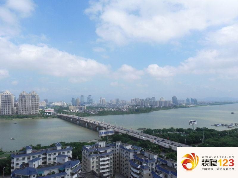 天烽天鹅湾实景图从样板房俯瞰东江大桥