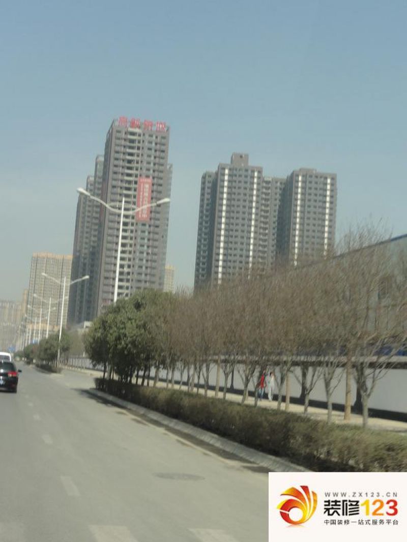 西安高新领域高新领域实景图(摄于2013年3月底) .