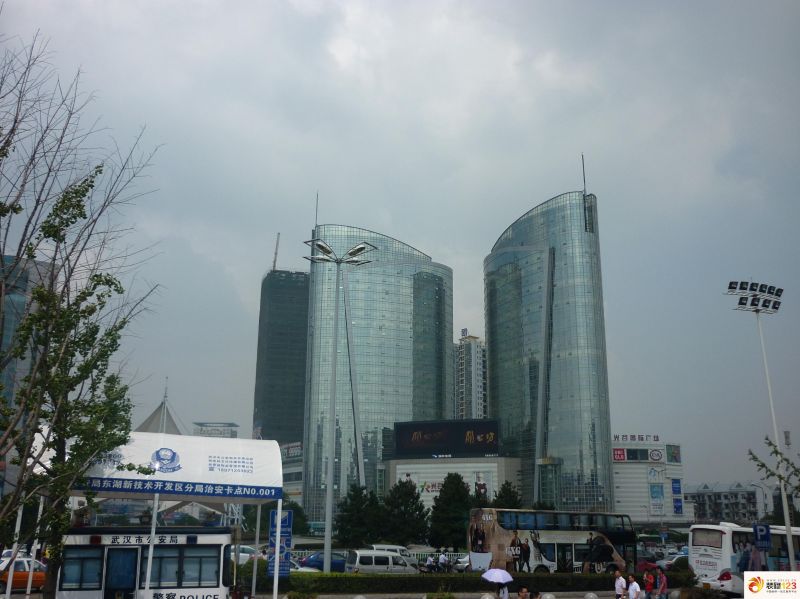 光谷国际广场写字楼外景图.