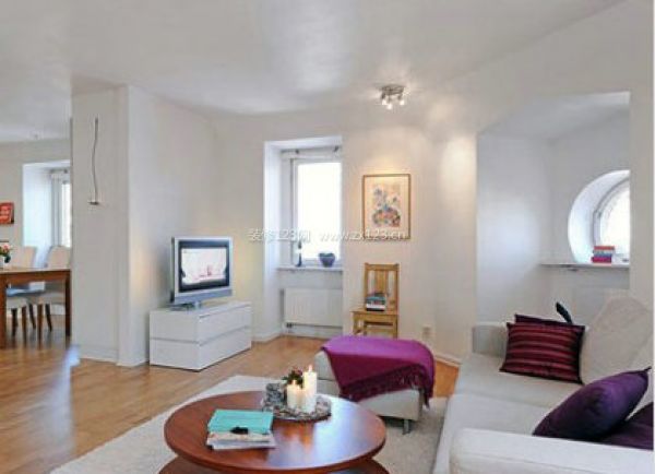 纯白简约的小户型两房之家客厅图片