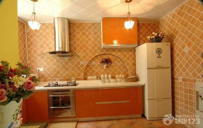 家庭厨房小格子砖墙面设计图  