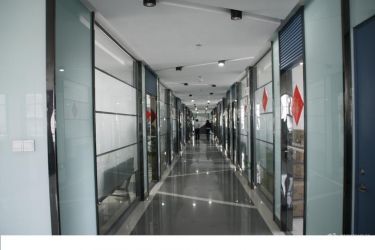 锡山区深圳台铃电动车无锡分公司办公室1000平米现代风格