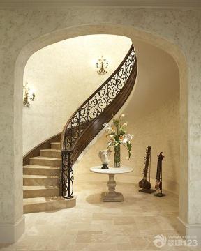 美式风格混合材料楼梯效果图