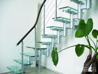 现代简约玻璃楼梯装修图片