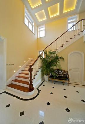 简约欧式风格 欧式室内装潢 二｜三折梯 楼梯设计 楼梯立柱 