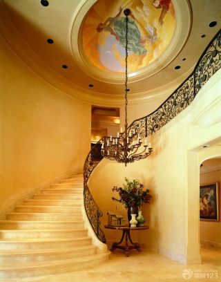 200平米欧式风格别墅楼梯装饰效果图