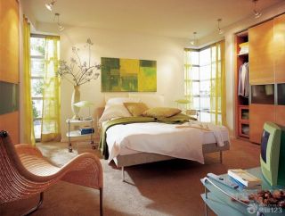 现代风格设计小户型卧室壁橱装修效果图