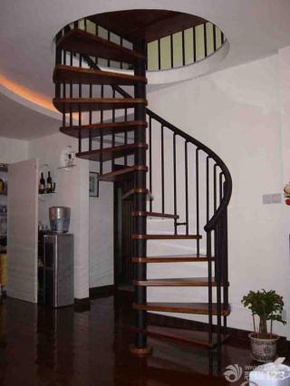 螺旋复式楼梯装修设计效果图片