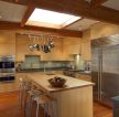 温馨原木色系整体厨房装修设计效果图