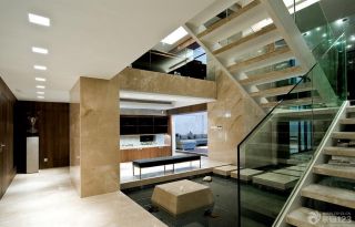 现代风格玻璃楼梯扶手装修实景图