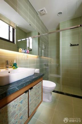 卫生间淋浴房效果图 不锈钢玻璃隔断