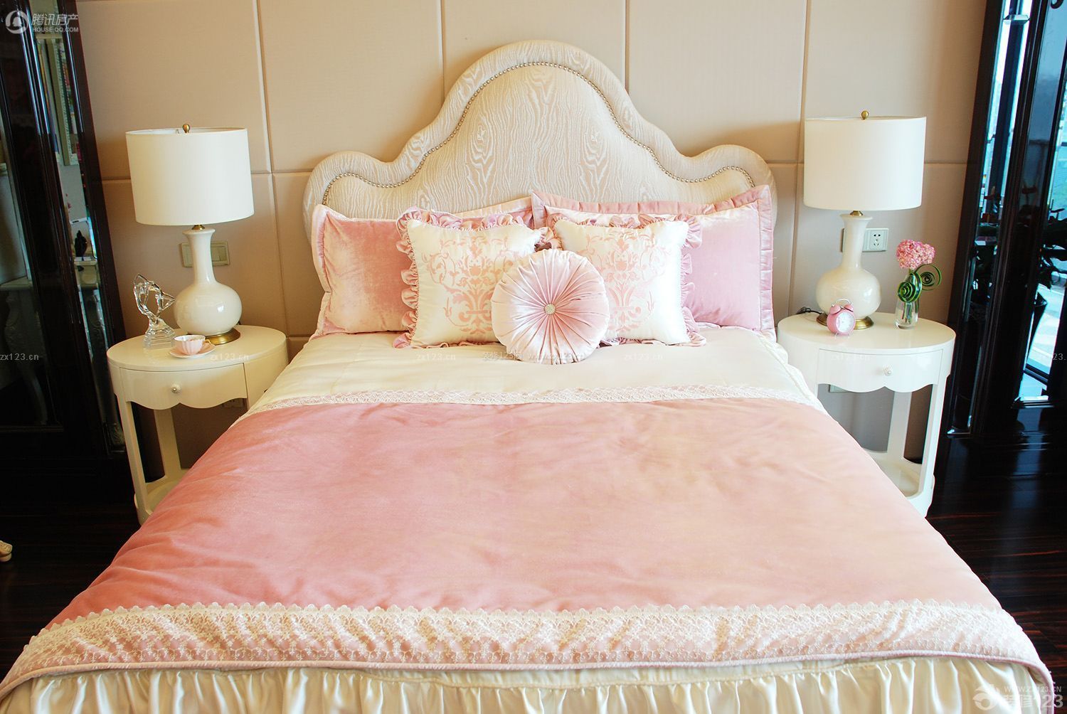 双人床卧室装修效果图大全