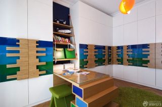 现代时尚7平米儿童书房转角书柜装修图片