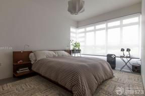 现代设计风格 15平米卧室 双人床