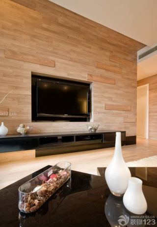 新中式风格正方形客厅木质背景墙装修图