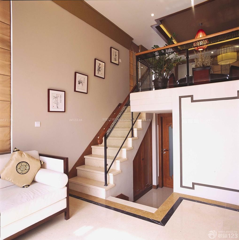 东南亚风格复式阁楼楼梯设计实景图