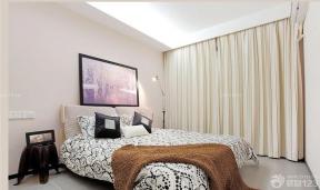 现代设计风格15平米卧室双人床图片