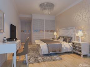 现代设计风格 主卧室 双人床 欧式壁纸