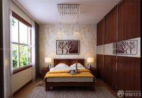 中式风格设计 主卧室 双人床 花纹壁纸