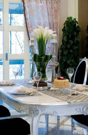 古典家居装修效果图 时尚餐厅 方餐桌