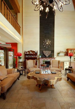 中式仿古挑高客厅实木茶几装修图欣赏