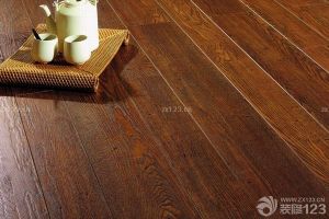 实木复合地板跟强化地板的区别