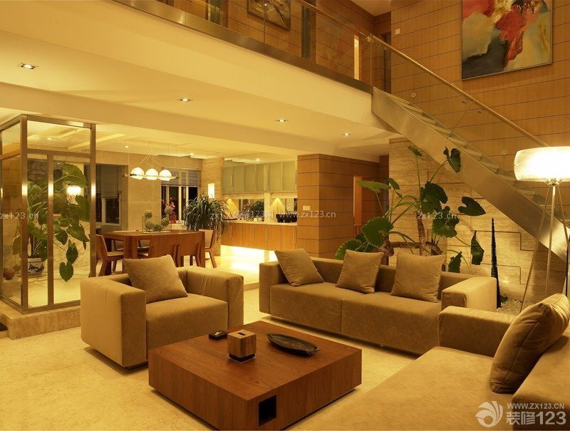现代复式设计组合沙发实景图
