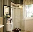 150平米家庭卫生间淋浴房钢化玻璃隔断实景图