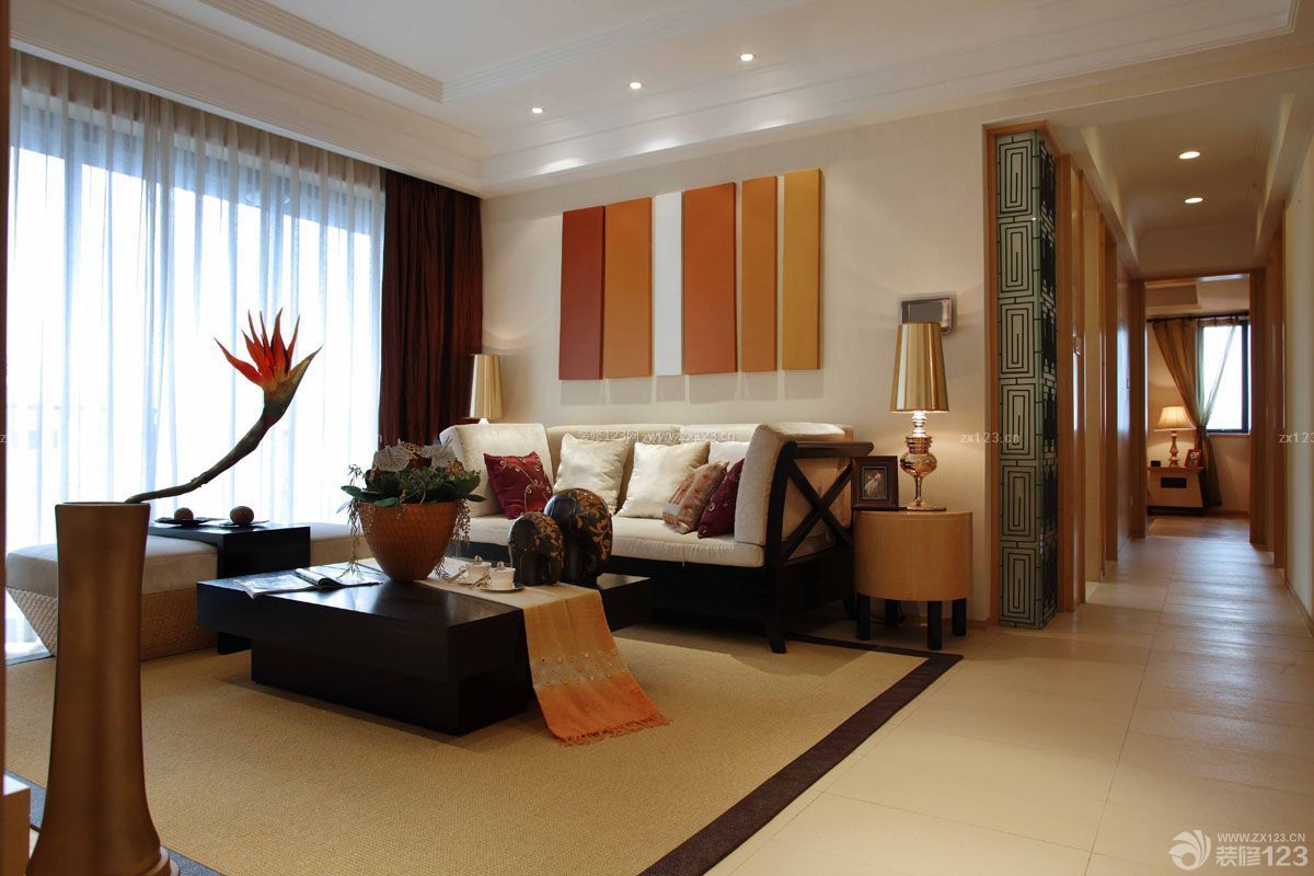 东南亚风格客厅沙发背景墙设计效果图