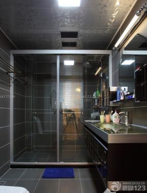 卫生间设计 玻璃隔断门 90平方米房子 