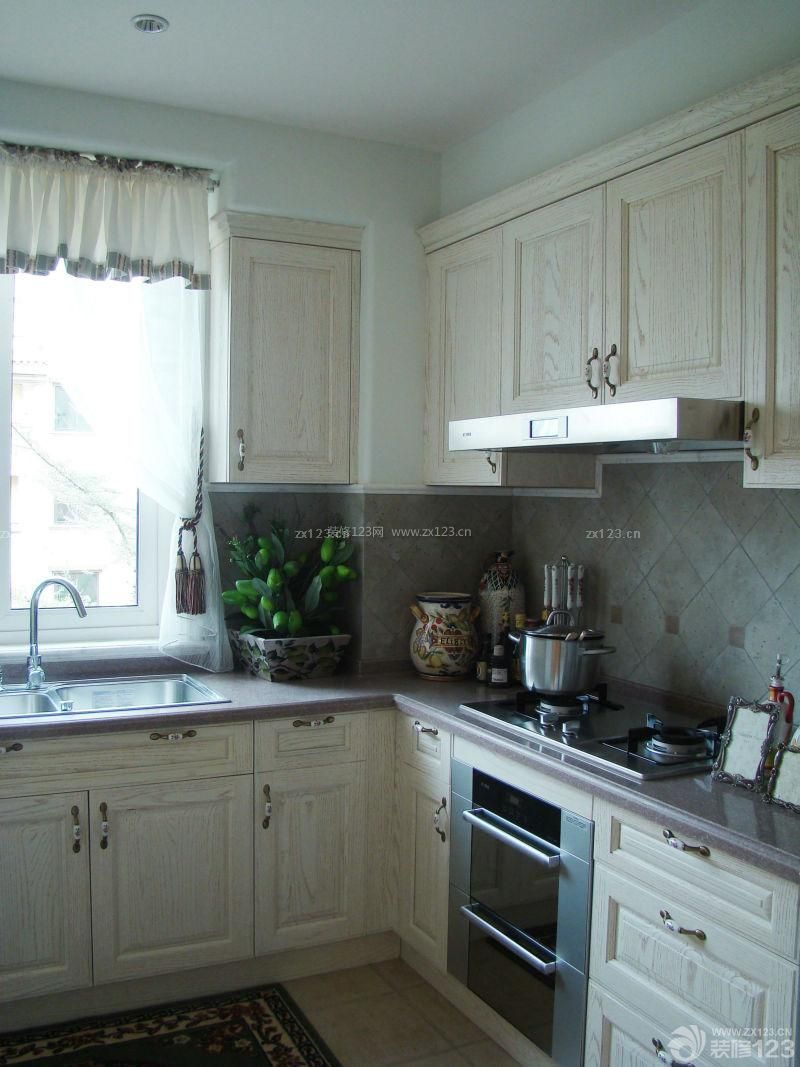 厨房简约风格白色橱柜设计图