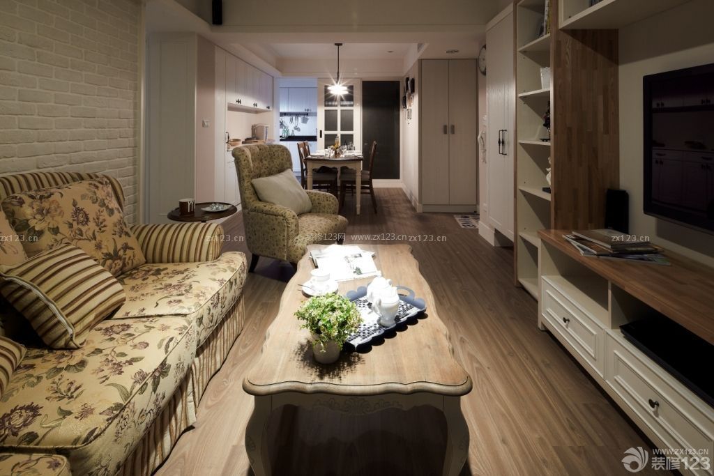 暗厅小户型美式田园风格沙发装修实景图片_装信通网效果图